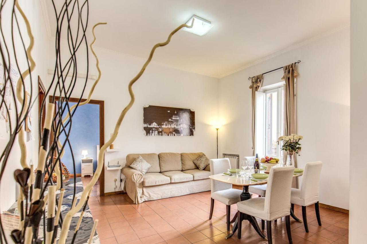 Finally In Rome Extérieur photo